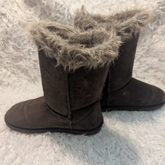 Women's Faux-Fur Suede Winter Boots - Dark Army Green - Picture 2 of 8